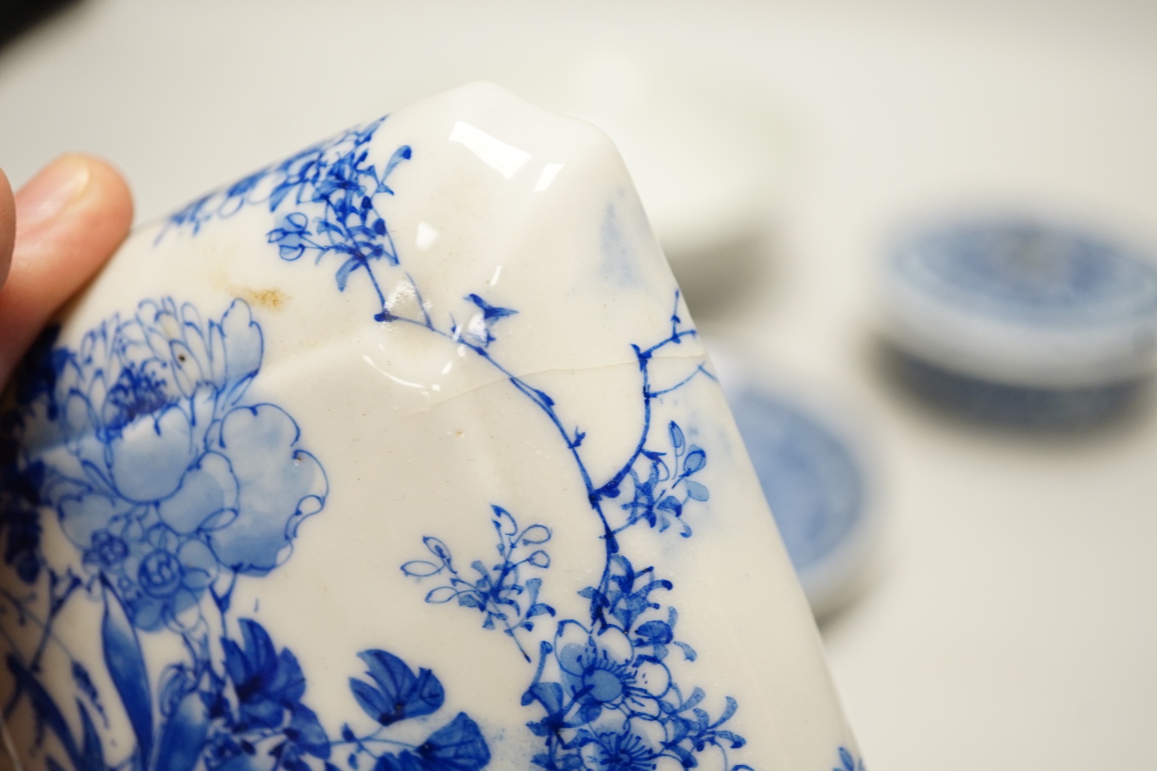 A Chinese blue and white Dragon medallion bowl, 16.3 cm, a blue and white pot cover and stand and a Japanese box and cover